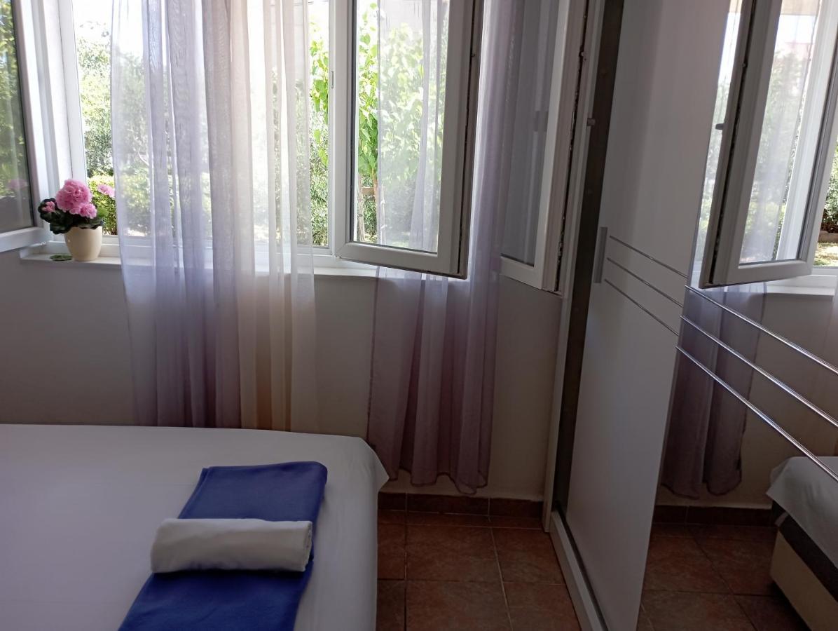 Apartmani Trubi 2 Vodice Esterno foto