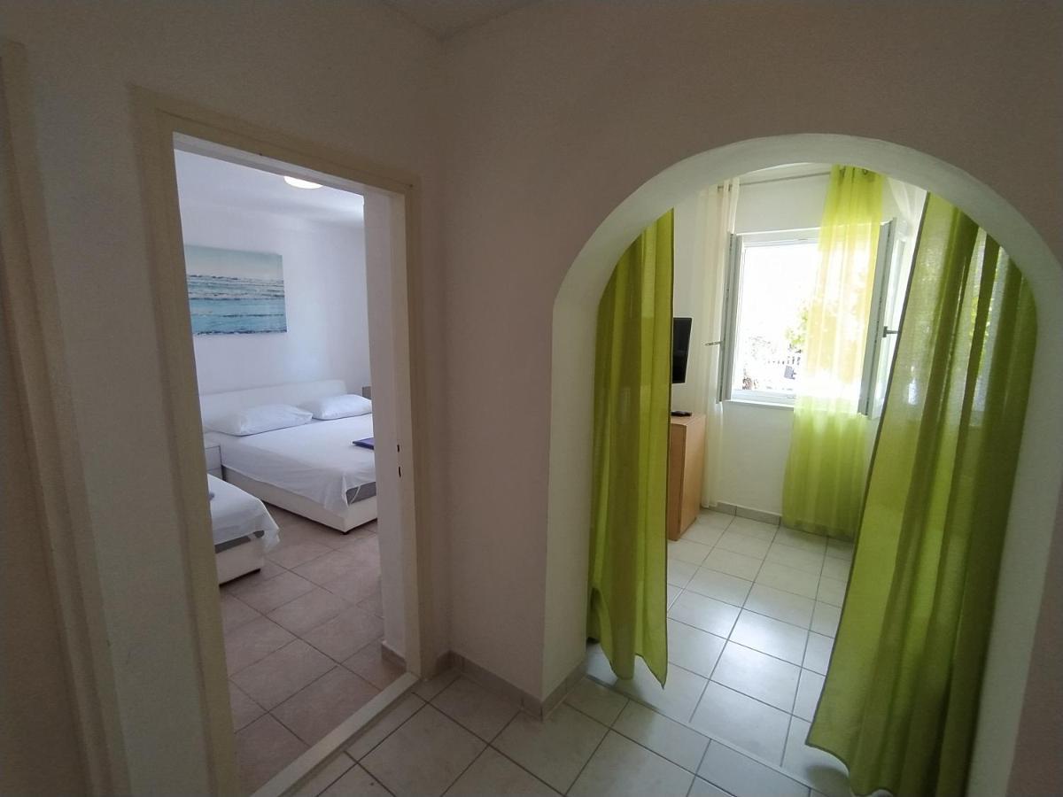 Apartmani Trubi 2 Vodice Esterno foto
